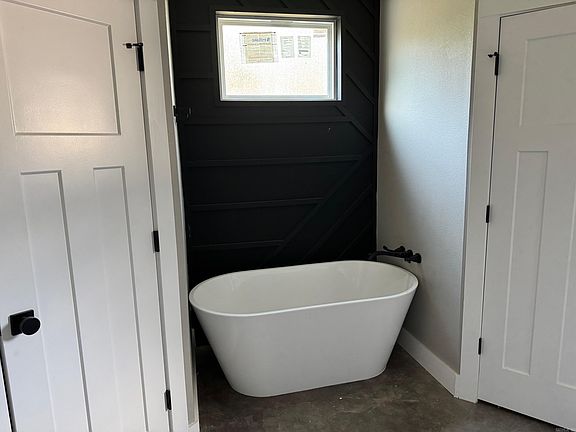 4th image of 5 Ridge View St