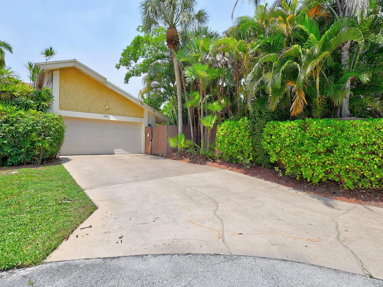 3 bed, 2.0 bath, 1625 sqft, $3,900 — Photo 3