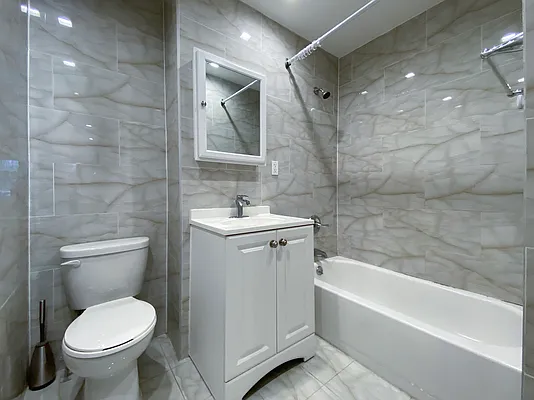 Rented by Kahen Properties | media 18