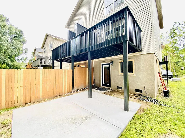 512 Joseph St #A — Photo 23