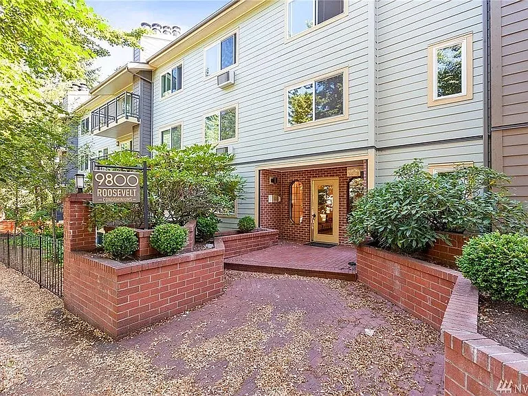 9800 Roosevelt Way NE #31 — Photo 25