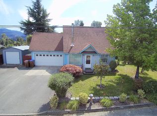 810 NE Holly St, Myrtle Creek, OR 97457