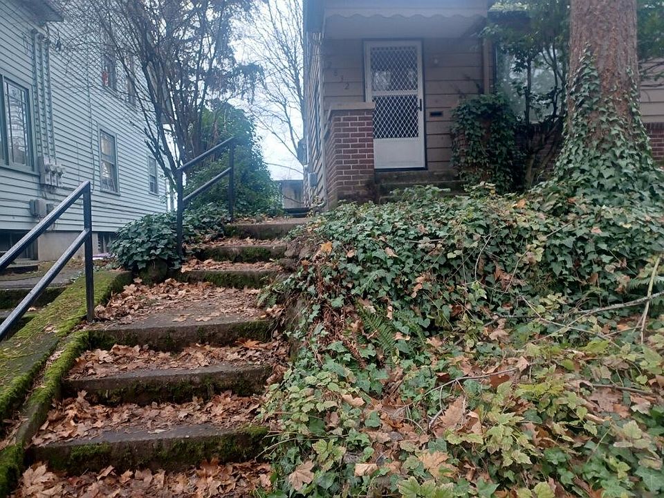 Stairs to front entrance