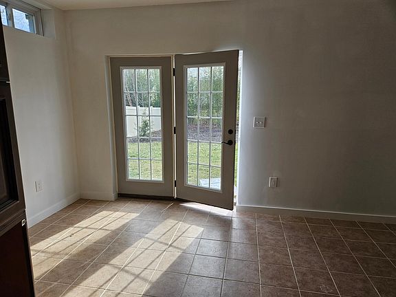 5th image of 7421 Bethune St