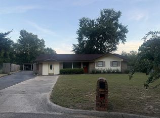 192 Cedar Ct, Ozark, AL 36360