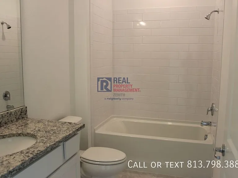 3911 N Maryland Ave — Photo 10
