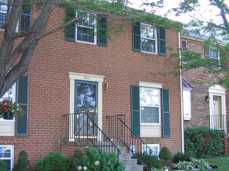 2nd image of 1013 Cutler Hbr