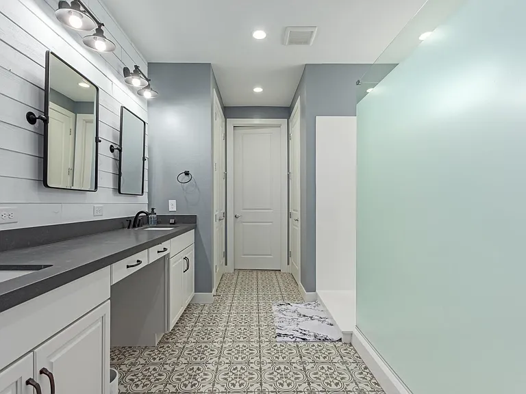 17494 W Middlebury St — Photo 23