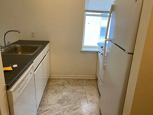 Rented by Solow Realty | media 23