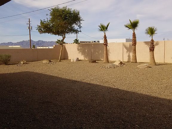 2nd image of 2609 Huntington Dr