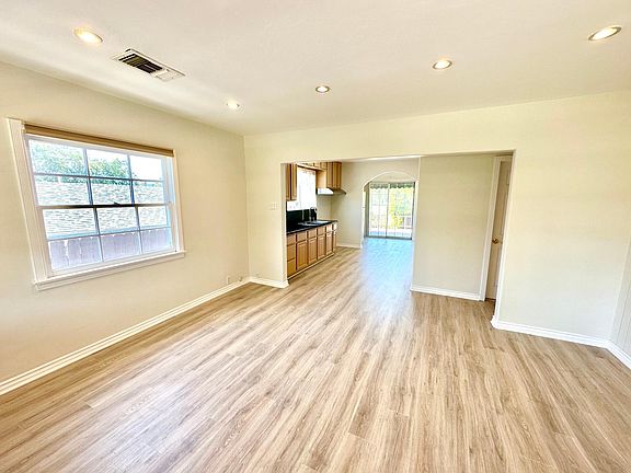 4th image of 4939 Briggs Ave