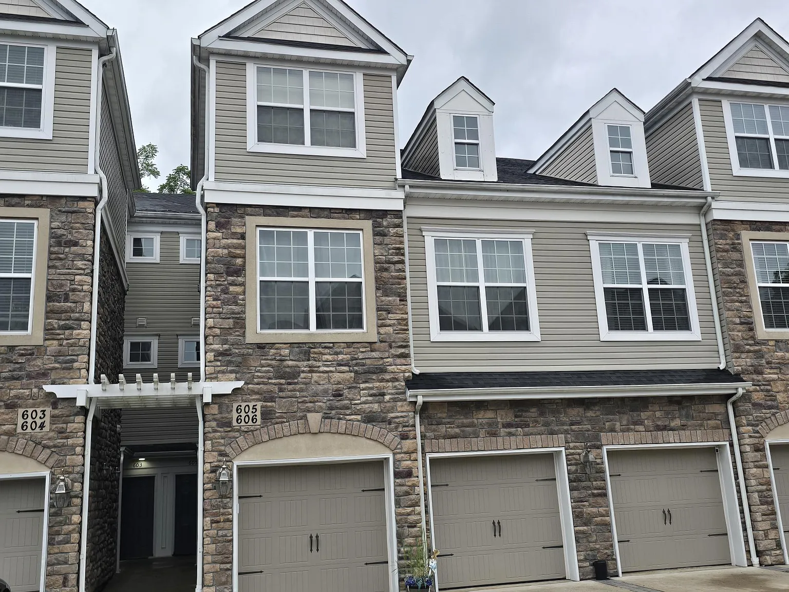 2 bed, $3,250 — Photo 2