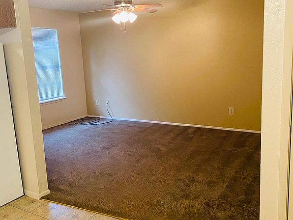 4th image of 104 Pinebrook Pl #C