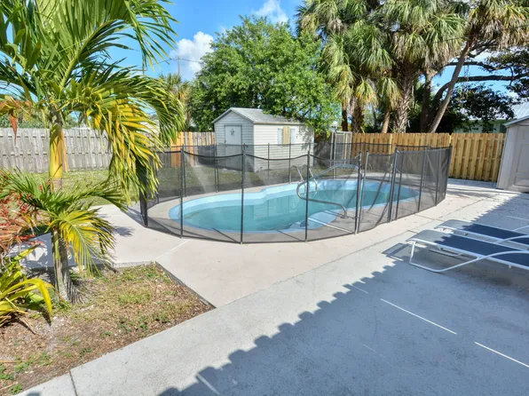 411 SE Fini Drive, Stuart, FL 34996