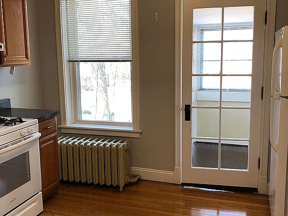 2nd image of 4997 Tholozan Ave