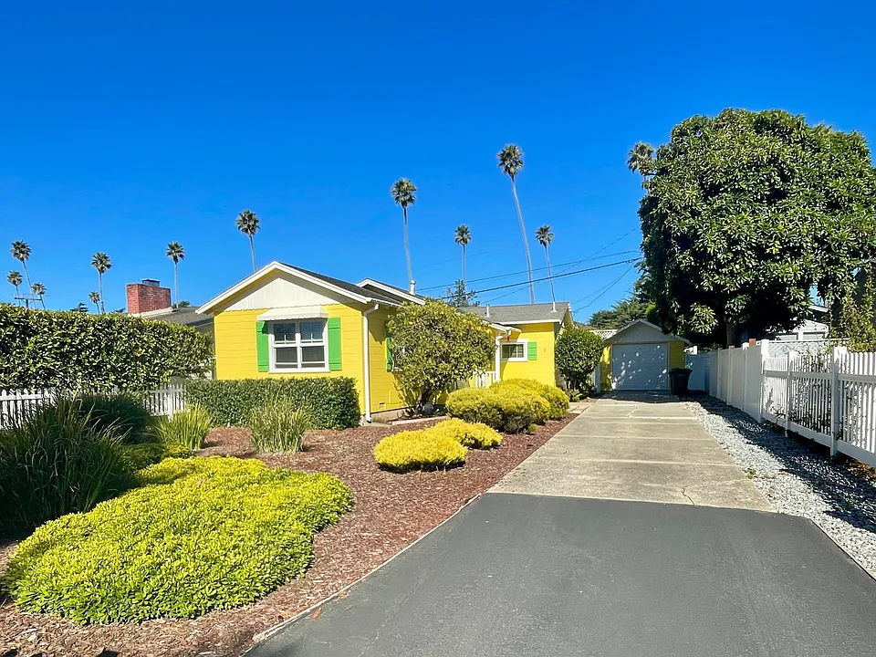 6 Carlos Ave