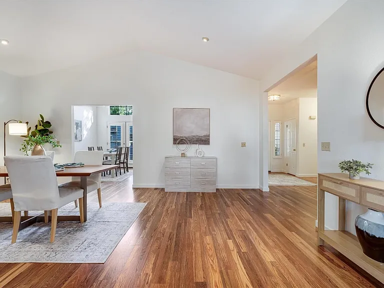 18116 California Ct — Photo 5