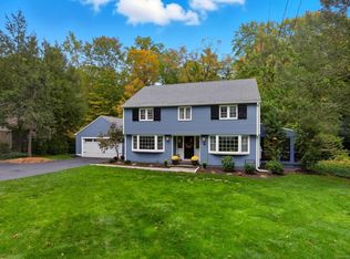 14 Cedar Ledge Rd, West Hartford, CT 06107