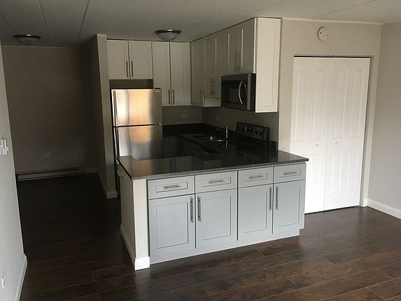 4th image of 148 Circle Ave APT 207