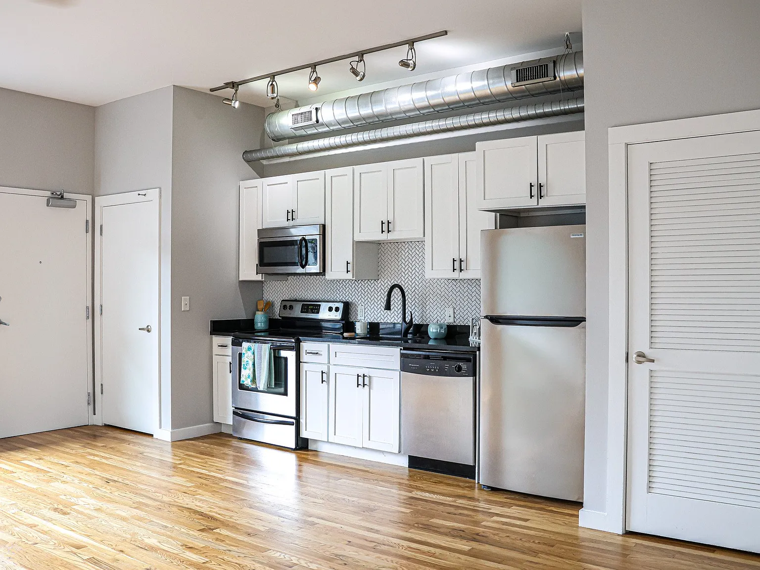 Gale Lofts — Photo 3