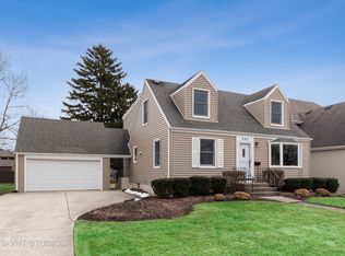 945 S Mitchell Ave, Elmhurst, IL