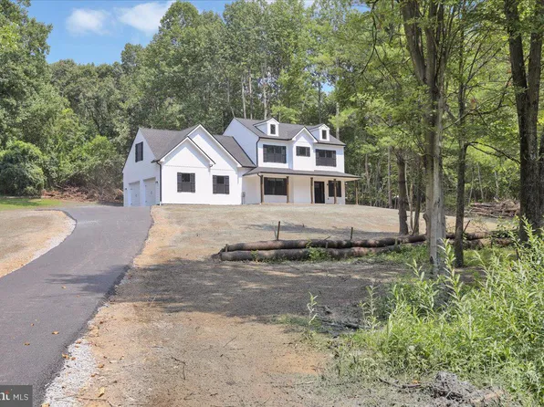 207 Orchard Rd, Fleetwood, PA 19522