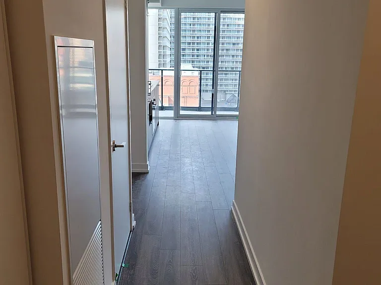 20 Edward St #923 — Photo 3
