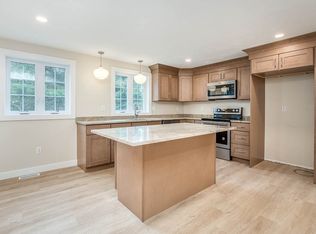 558 Wareham Rd, Plymouth, MA 02360