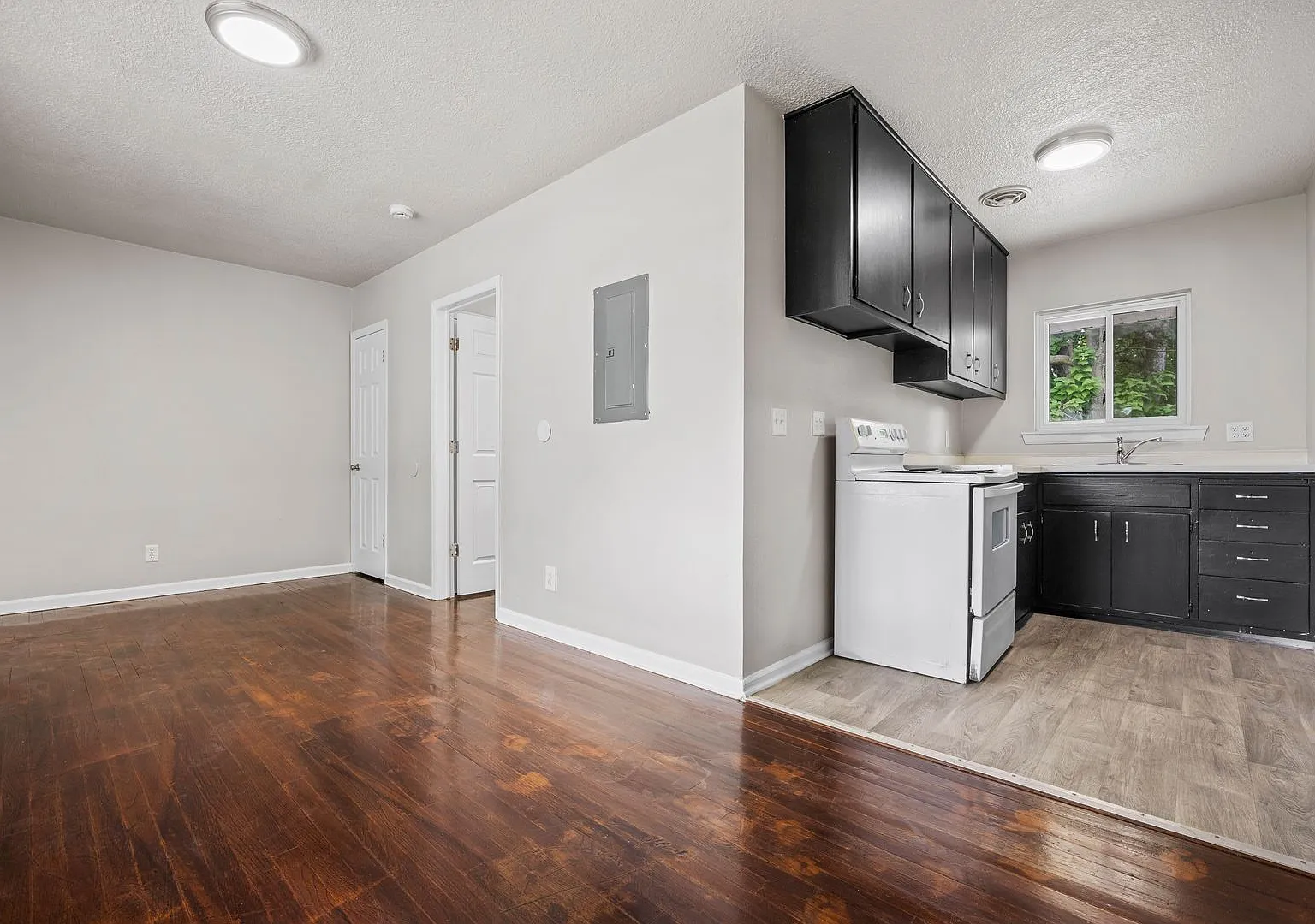 9th St Apartments — Photo 4