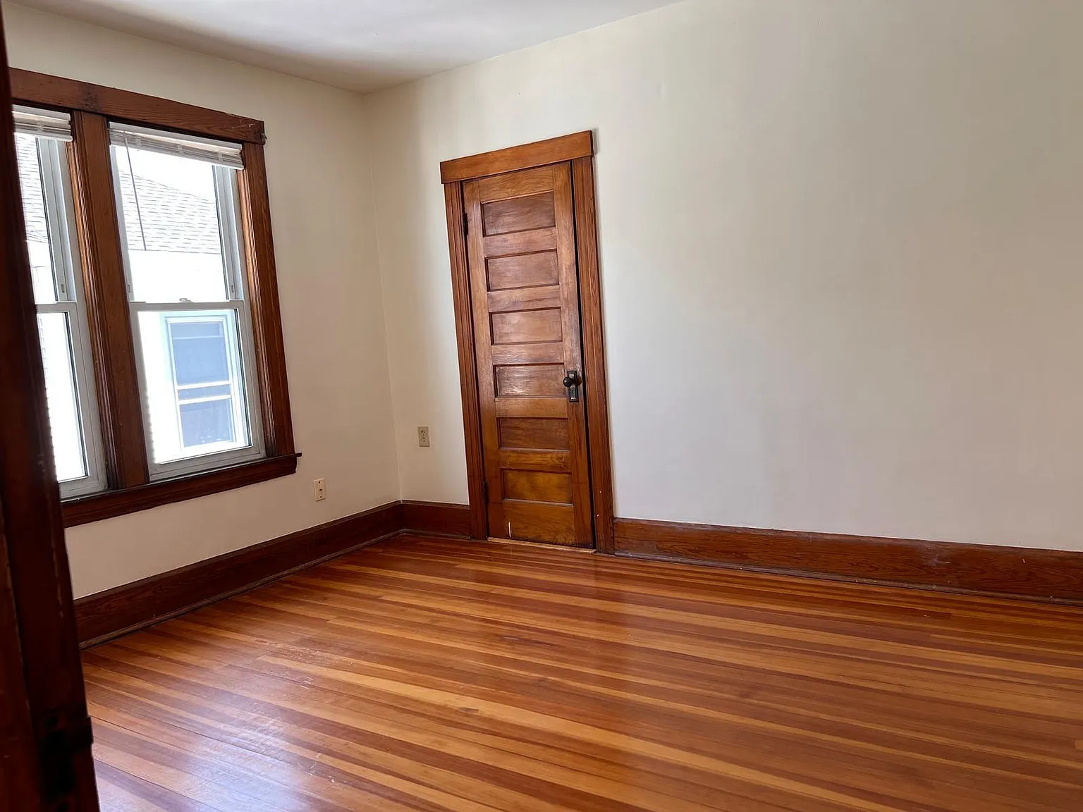 95 Hamilton St — Photo 2