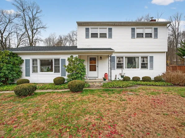10 Valley Stream Drive, Danbury, CT 06811
