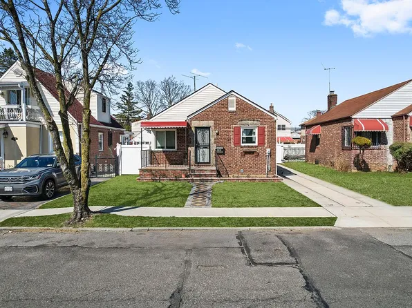 225-19 114th Rd, Cambria Heights, NY 11411