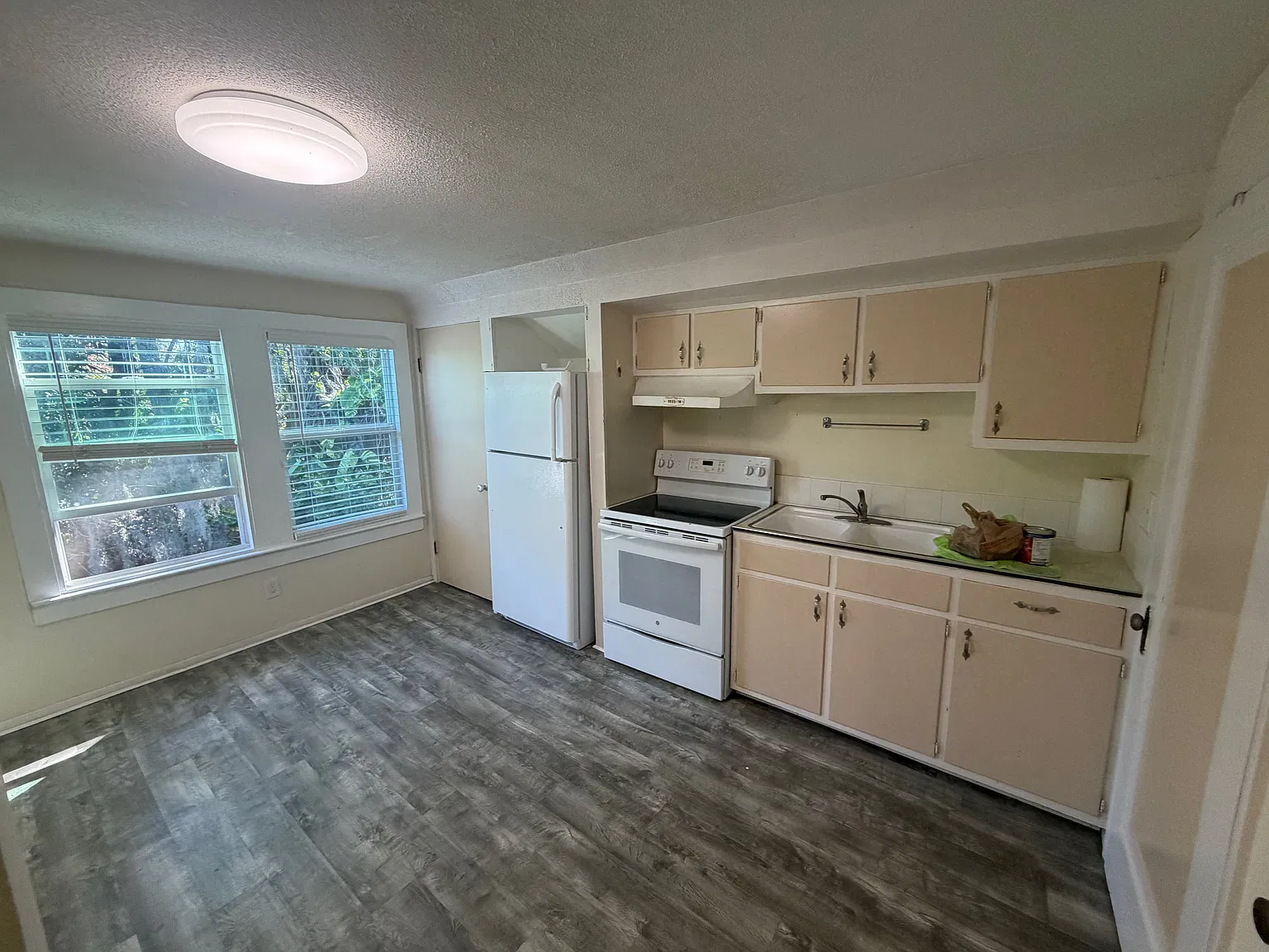 10905 Hackney Dr — Photo 4