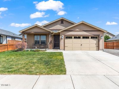 105 Sterling St, Moxee, WA, 98936