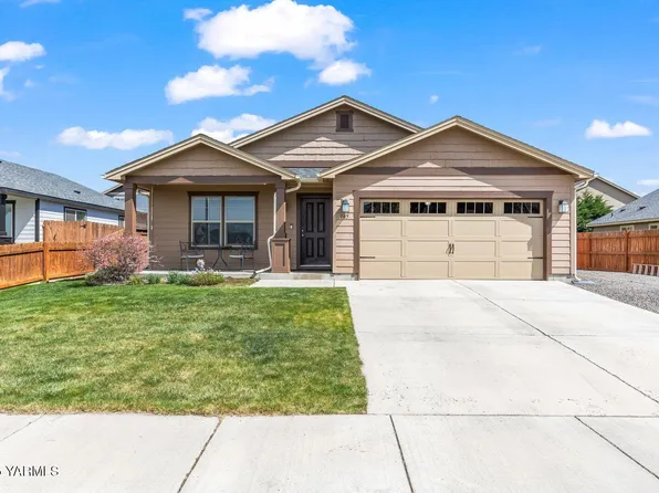 105 Sterling St, Moxee, WA 98936
