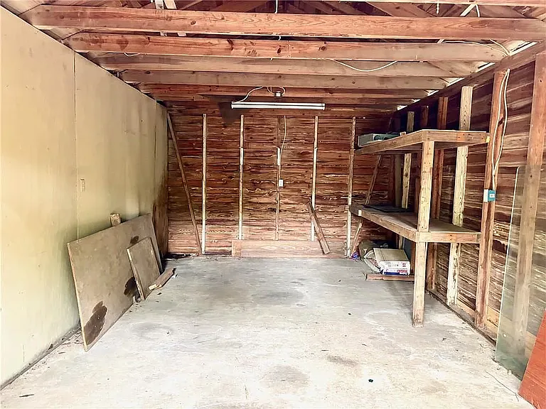 206 Hillside Dr — Photo 2
