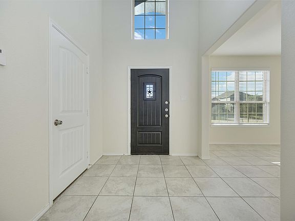 3rd image of 9431 Summer River Dr