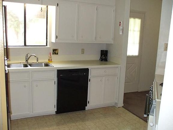 4th image of 2309 Patricia Ln