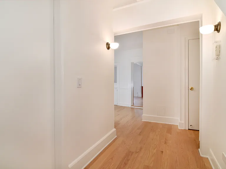 104 Main St #1 — Photo 5