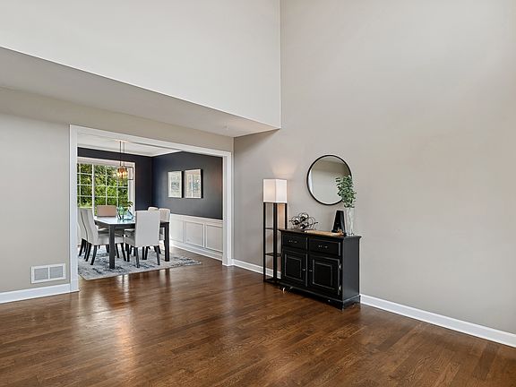 4th image of 1430 Cheriton Cir