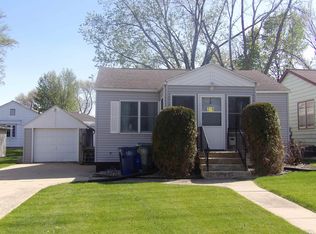 318 5th St NE, Orange City, IA 51041