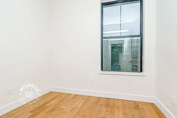 Rented by MySpaceNYC | media 27