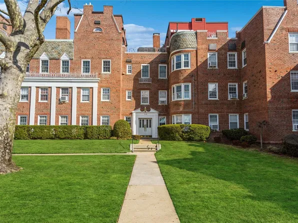 104 S Village Avenue #3H, Rockville Centre, NY 11570