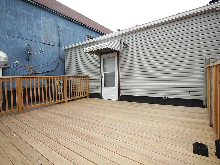 1922 W 47th St #2 — Photo 10