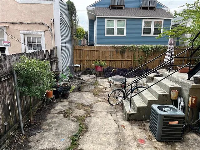 1436 Saint Mary St — Photo 11