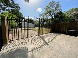 413 Clarke St, West Columbia, TX 77486