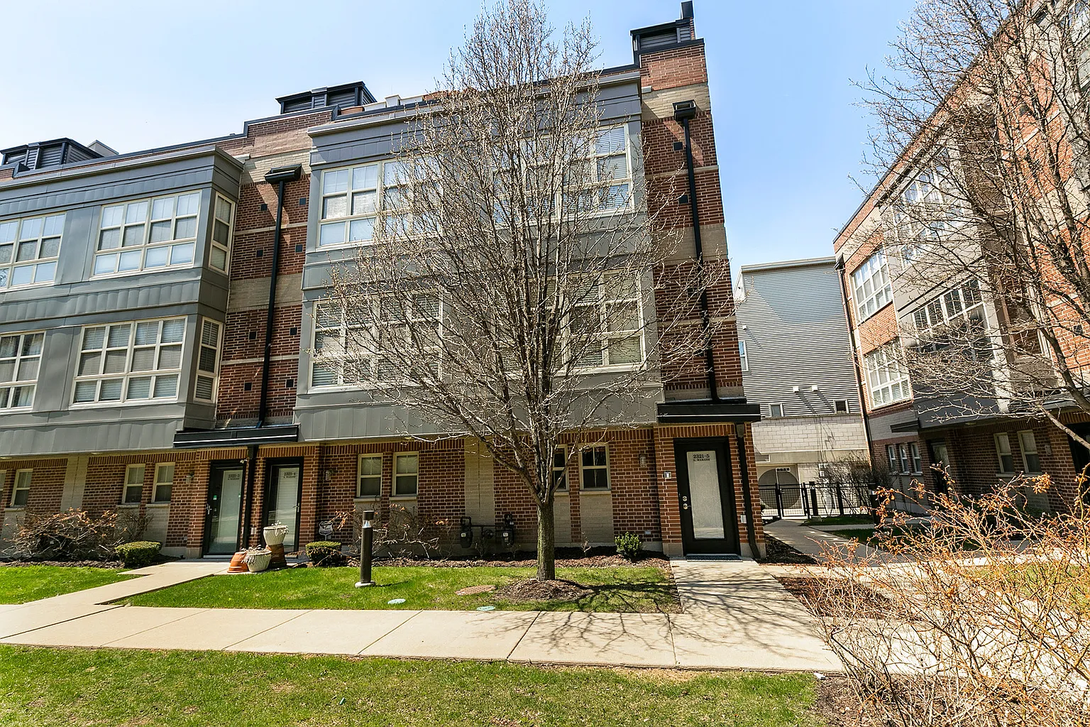 2325 S Wabash Ave #5 photo 1