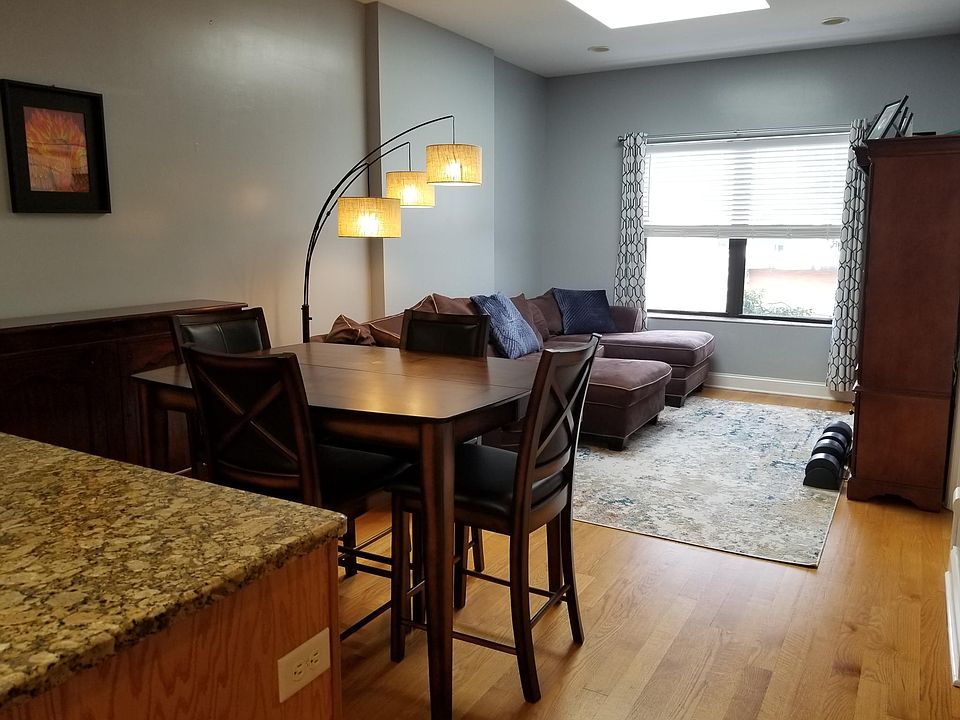 Living/Dining Room Area