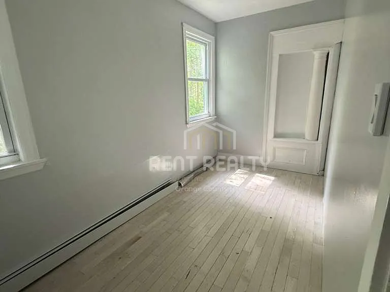 12 Falkirk Ave — Photo 11
