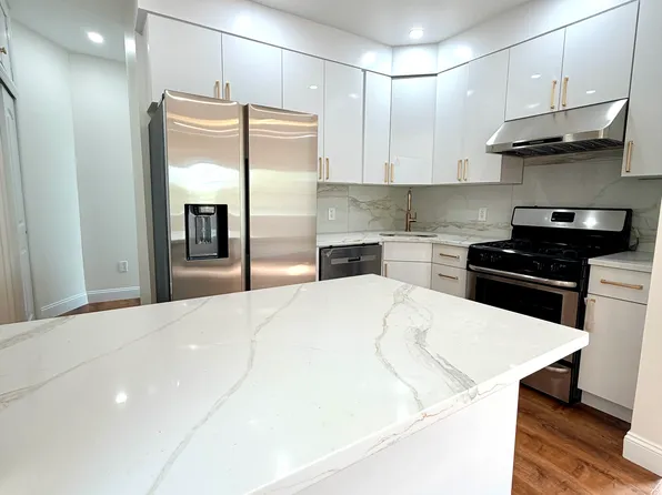 22-57 23rd St #2, Astoria, NY 11105